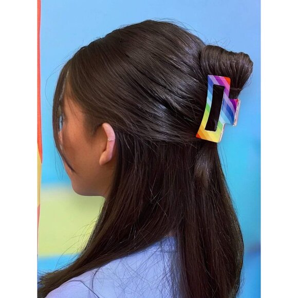 PRIDE MONTH RAINBOW SQUARE HAIR CLAW - Picture 2 of 8